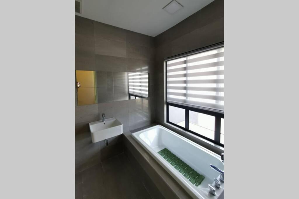 Pangsapuri Imperio Studio